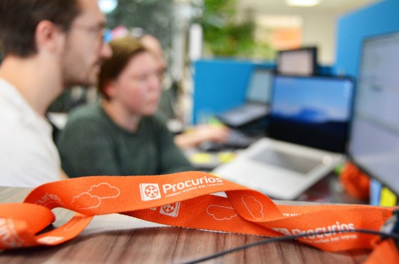 Collega's in overleg met elkaar