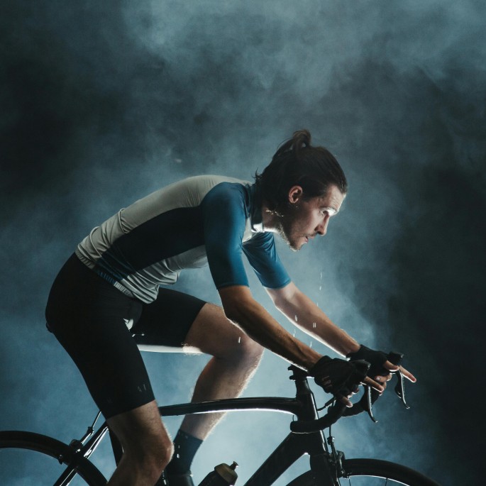 Ambassadeur - pexels-munbaik-cycling-clothing-3893851-5851033.jpg