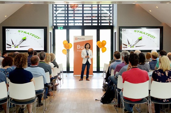 Jos Jelier presenteert tijdens het release event in 2018